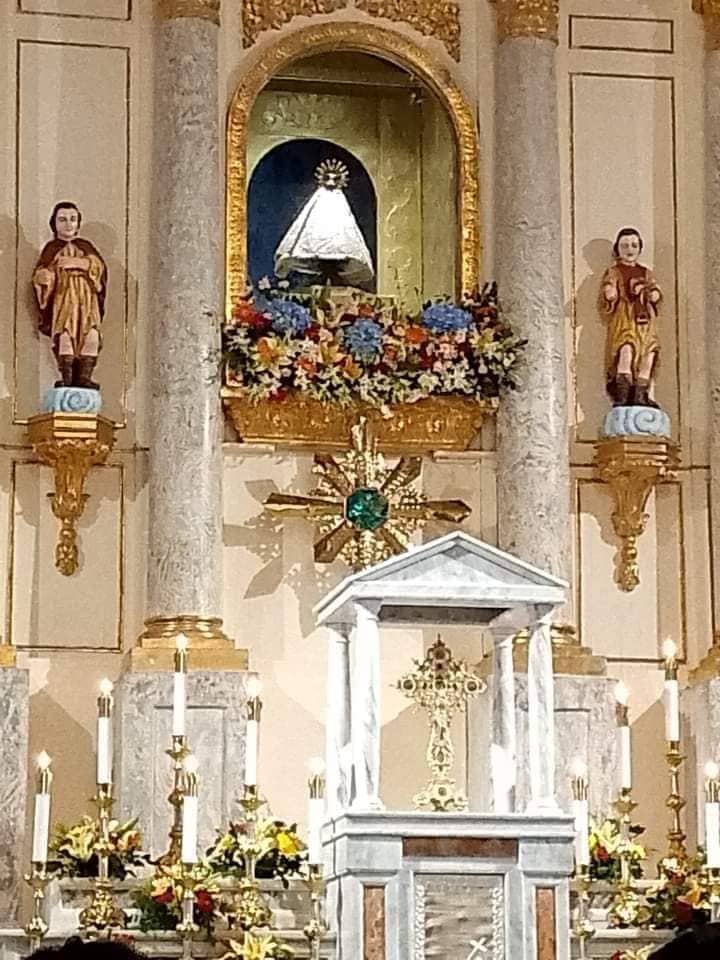 the work of glass sculptor Ramon Orlina inside the Shrine of Our Lady of Caysasay.